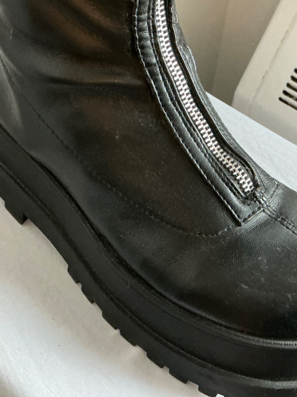 Urban Outfitters Knee-High Chunky Boots – Black – Platform Sole – Zip Detail - Picture 9 of 14